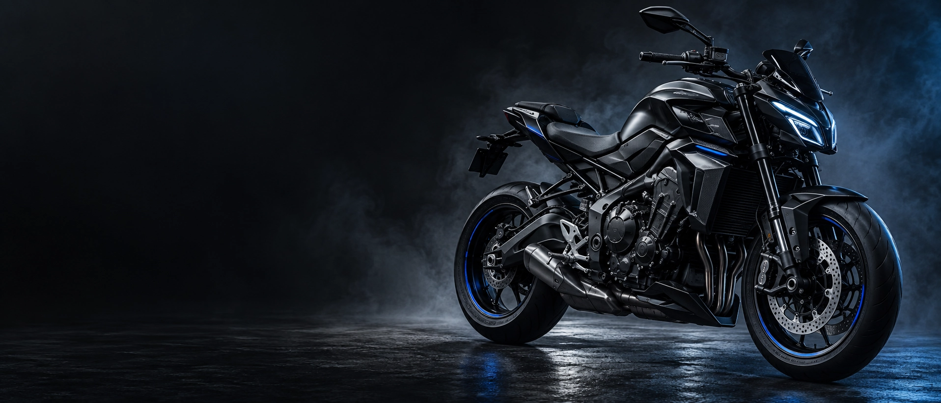 Motor naked sport dengan aksen biru